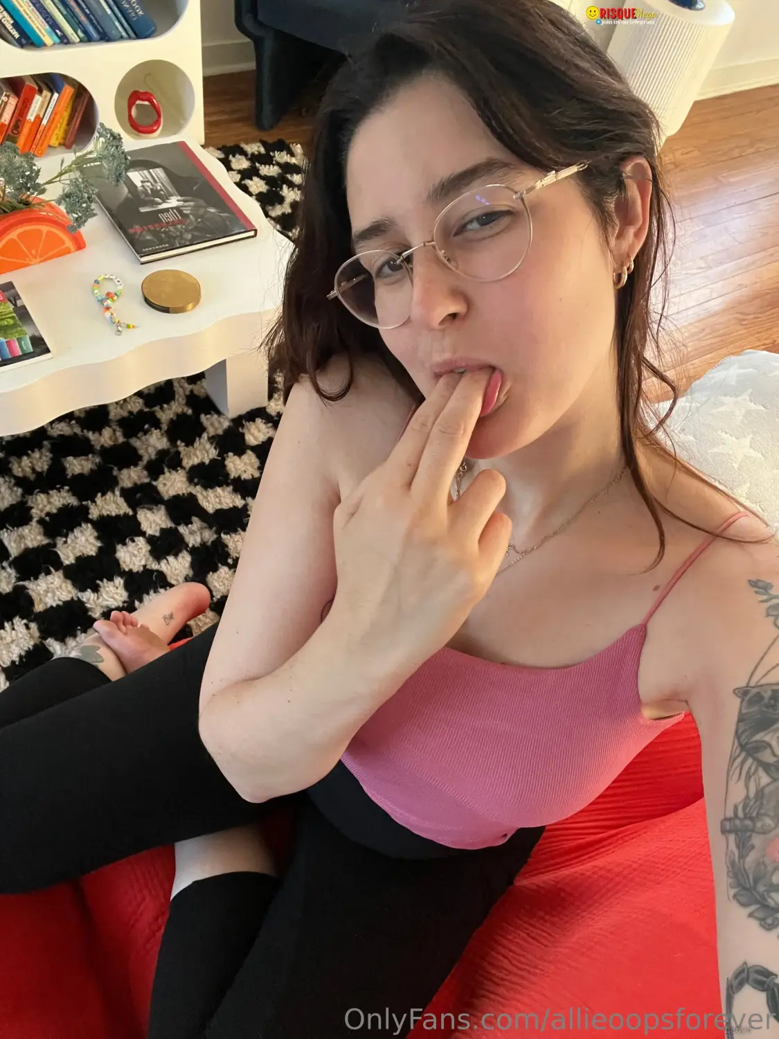 Beautiful nude girl allieoops porn