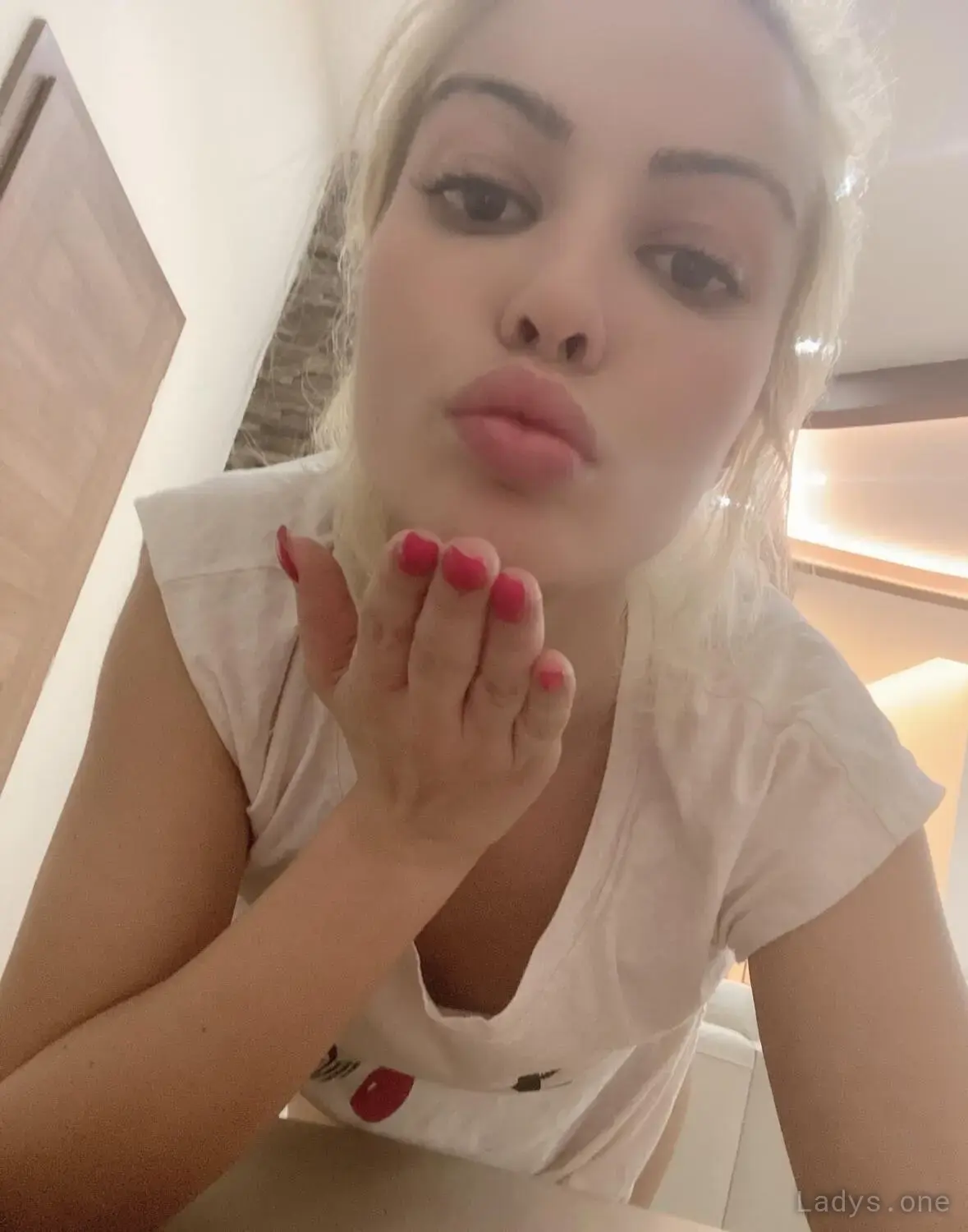 Hot Asian porn girl cherrykiss