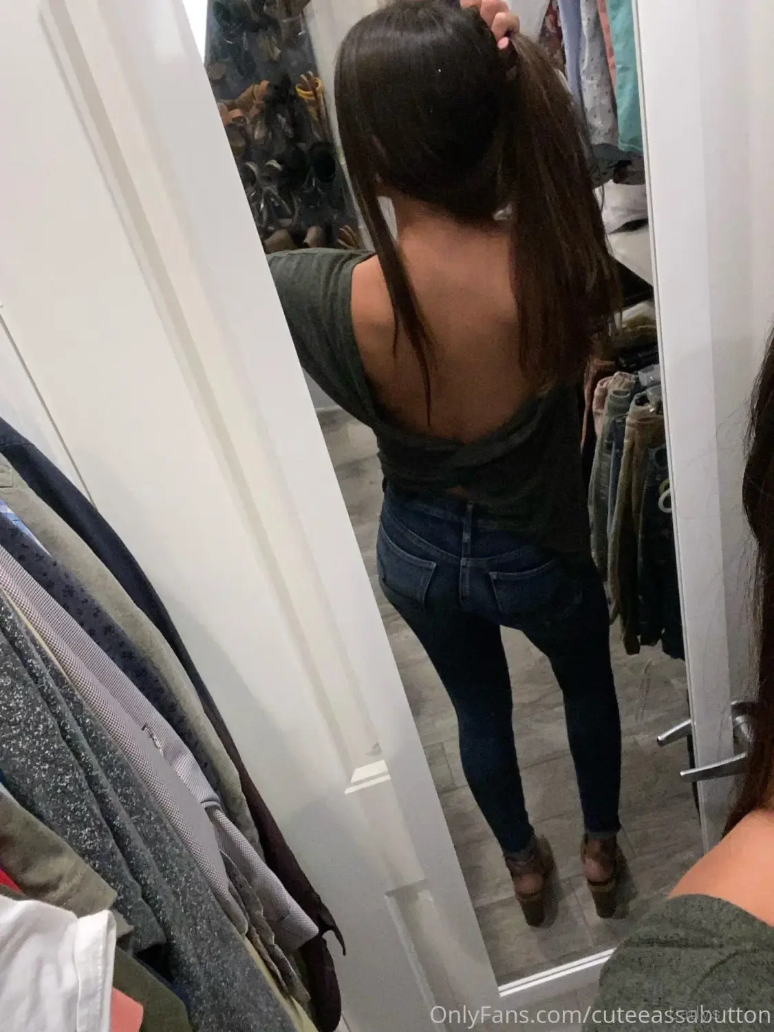 Beautiful nude girl cuteeassabutton selfie porn