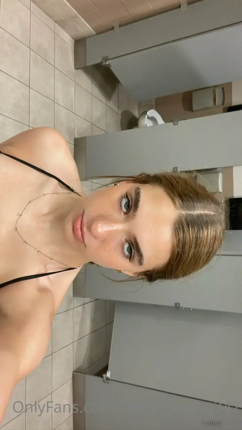 Beautiful nude girl rachelmann_347 leaks