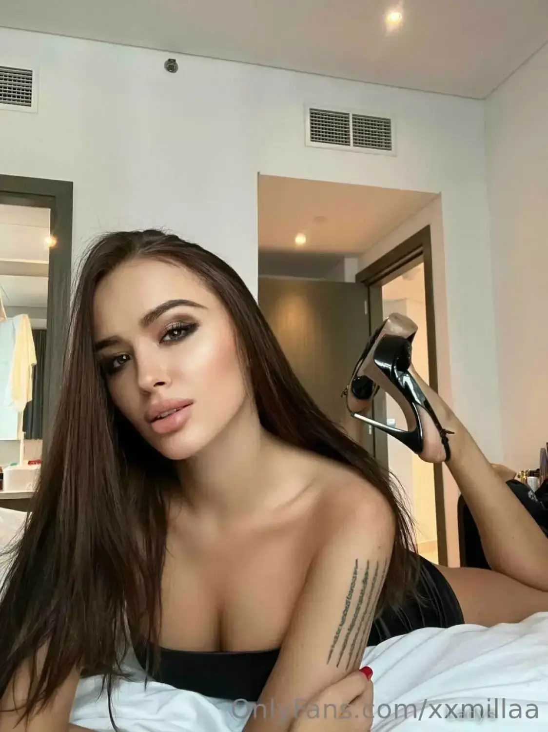 Mila's arousing look promising untold delights